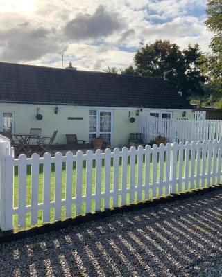 woodpecker cottage at frog trotters cottages