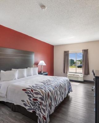 Red Roof Inn & Suites Austin East - Manor