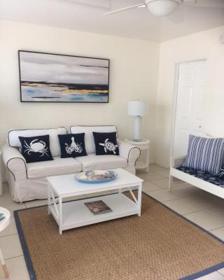 Gorgeous Beachy Chic Condo in Key Biscayne