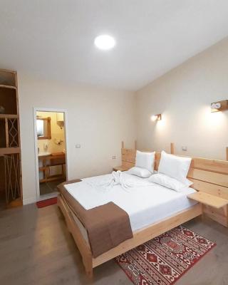 At Pikotiko's - Korca City Rooms for Rent