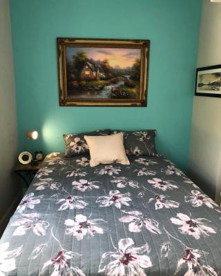 Cozy Aqua Private Suite with Parking