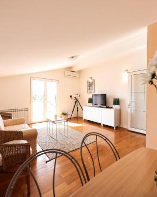 Apartment and Rooms Santini