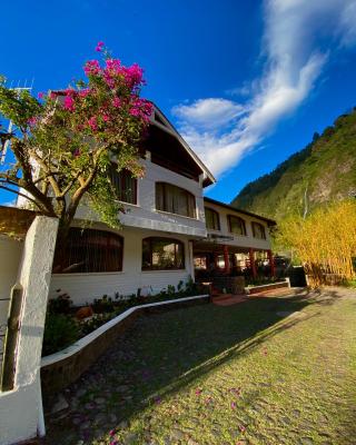 Hotel Volcano Baños
