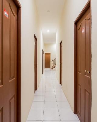 RedDoorz near BG Junction Surabaya