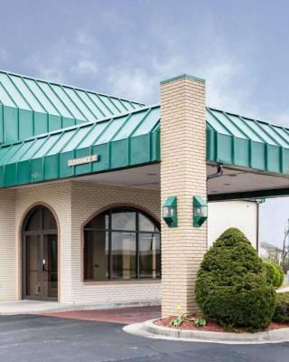 Quality Inn and Suites Indianapolis