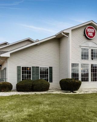 Econo Lodge Inn & Suites