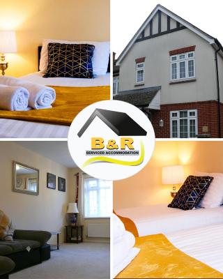 B and R Serviced Accommodation, 3 Bedroom House with Free Parking, Super fast Wi-Fi 145Mbps and 4K smart TV, Barnard House