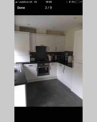 Kingseat 3 Bed Home With Fast Fibre WiFi &Parking