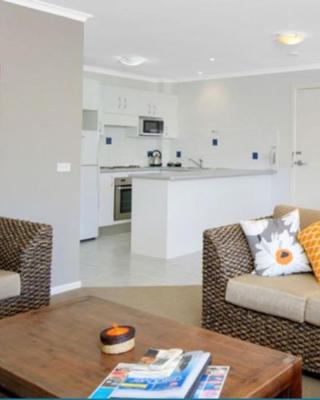 Perfect Family Holiday Apartment - Flynns Beach