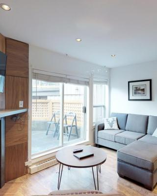 Amazing Location with PRIVATE Hot Tub by Harmony Whistler