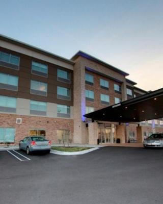 Holiday Inn Express & Suites - Detroit North - Roseville, an IHG Hotel