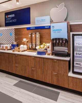 Holiday Inn Express & Suites - Lindale by IHG