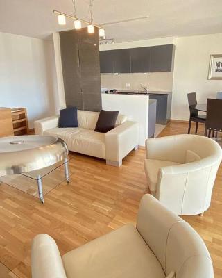 Spacious and bright 2 bedroom apartment with terrace