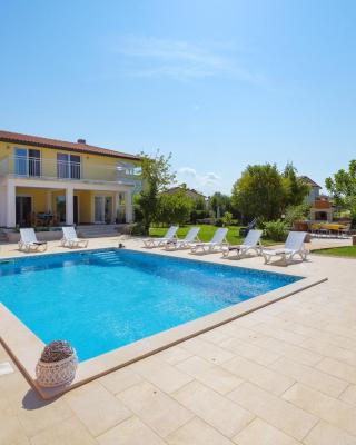 Villa Anica