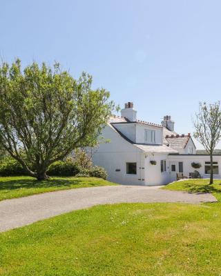 Charming 2 Bed House near Rhoscolyn DISCOUNTS FOR