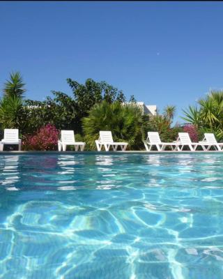 Luxury 3 pièce Garden Apartment in Cannes Marina