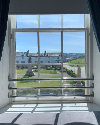 Ayr Apartment with Sea and Countryside views