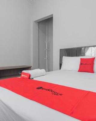 RedDoorz Syariah near Wisata Situ Gunung Sukabumi