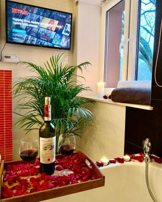 Słupsk forest PREMIUM LOVE APARTAMENT M5 - Kaszubska street 18 - Wifi Netflix Smart TV50 - double bathtub - up to 4 people full - pleasure quality stay