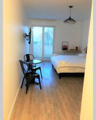 Bel appartement design tout confort (Parking Gratuit) à 10 minutes de Bordeaux