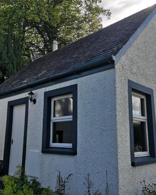 Private Cottage Bothy near Loch Lomond & Stirling