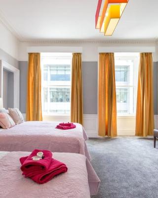 Stunning 2-Bed Apartment in Central Edinburgh