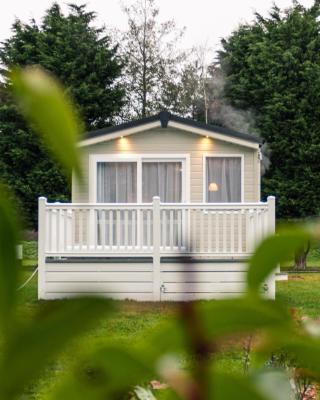 Yew Tree Lodge with Hot Tub