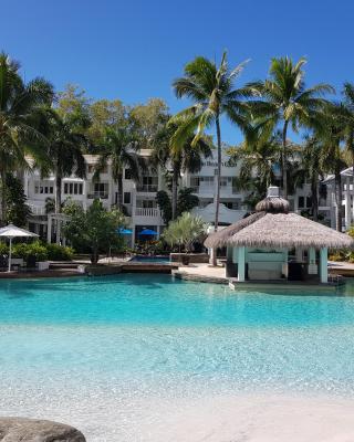 Beach Club Palm Cove