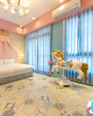 文旅小自由電梯民宿附停車場