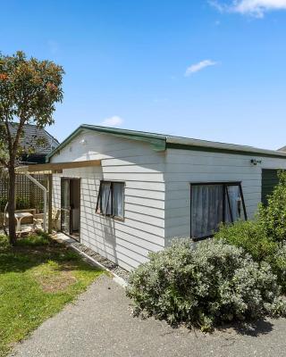 Searenity - Waikanae Beach Holiday Home