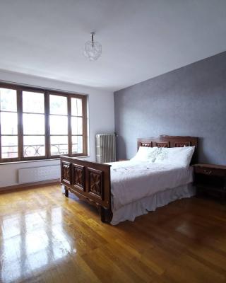 Appartements au bord de la rivière