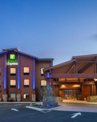 Holiday Inn Express Redwood National Park, an IHG Hotel