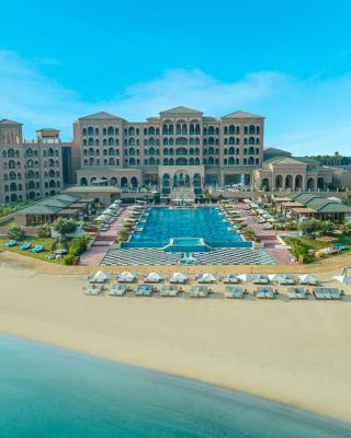 Royal Saray Resort