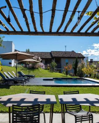 ROSTAGNI1834: VILLA WITH 2 APTS AND POOL IN THE BAROLO REGION