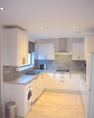 3 Bedroom-Kelpies Serviced Apartments Bruce