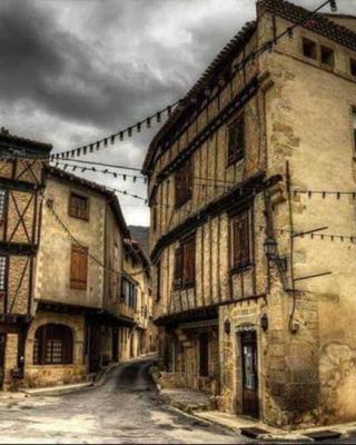 MAISON DE NOSTRADAMUS*** OCCITANIE INSOLITE