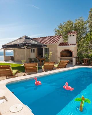 Villa LeoMa with heated pool