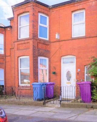 Charming 4-Bed Pet Friendly House in Liverpool