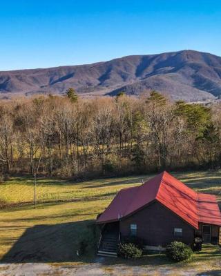 Beautiful View! Log cabin,Fireplace,Hot Tub,Arcade,Pool,Fishing