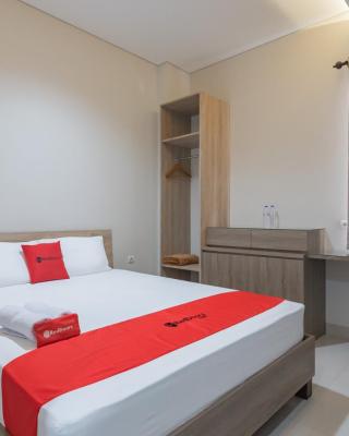 RedDoorz Plus @ Cirebon City Center