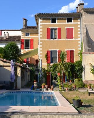 St Jean du Gard : Spacious Apartment with Use of Pool