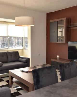 2 Bedroom, Bright & Central Top Floor Apartment - 5