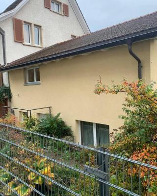 Charming 2-Bed Apartment in Arlesheim 15 min Basel