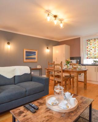 The Gallery Apartment - Oban Town Centre Apartment, Walkable to Ferry Terminal