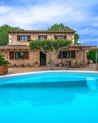 Casa con piscina a 1 km del mar y del pueblo