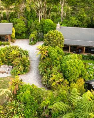 Paparoa Beach Hideaway with Hot Tub