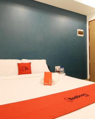 RedDoorz Plus @ San Marcelino Malate