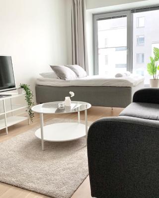 City Home Finland Big Luxury Suite - Spacious Suite with Own SAUNA, One Bedroom and Furnished Balcony next to Train Station