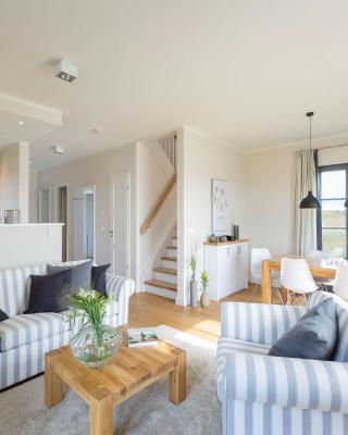 Reetland am Meer - Premium Reetdachvilla mit 3 Schlafzimmern, Sauna und Kamin E05