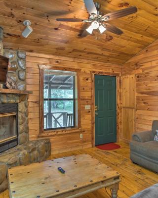 Cozy Starlight Cabin about 6 Miles to Beavers Bend!